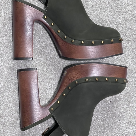 Vince Camuto Ithernda Clog - Picture 6 of 8